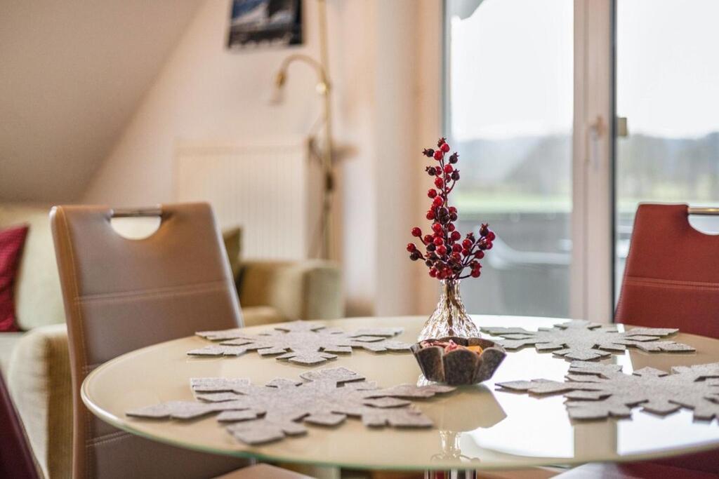 Ferienwohnung im Grünen, 10 km RV, 30 km Bodensee, Küche Bad Balkon Wolpertswende Exterior foto
